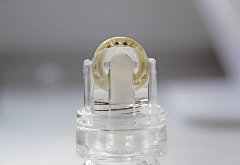 Close-up of the Glamory 24k-gold micro-infusion needle head
