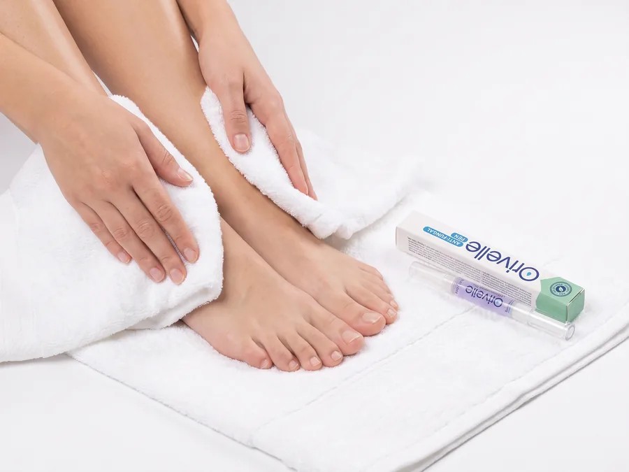 Preparing clean, dry toenails before using the Orivelle pen